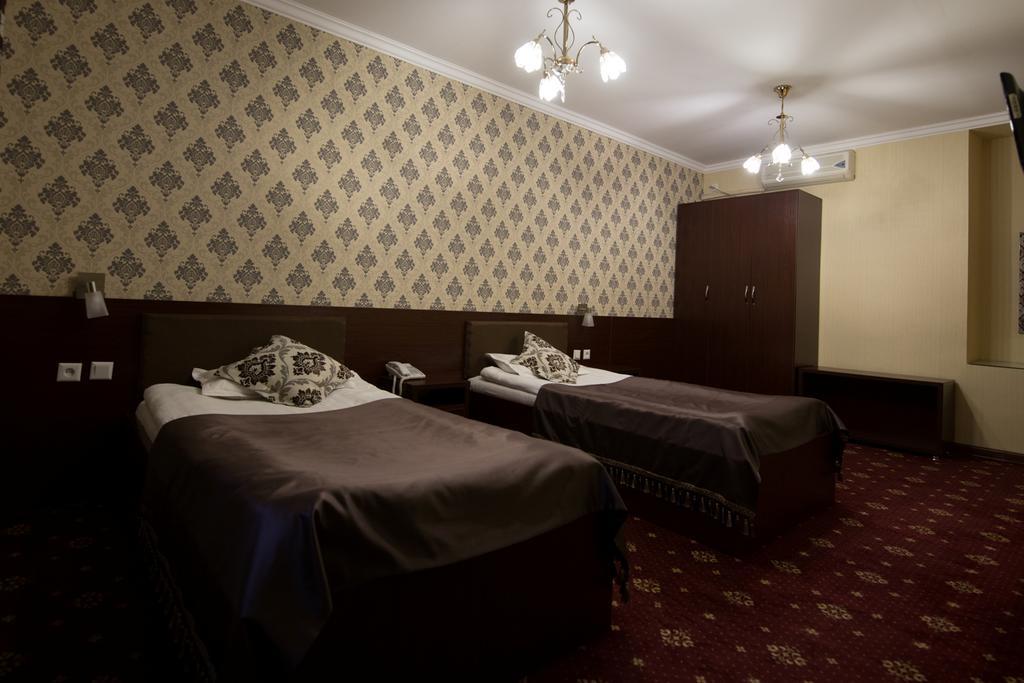 Renion Zyliha Hotel Almaty Bagian luar foto
