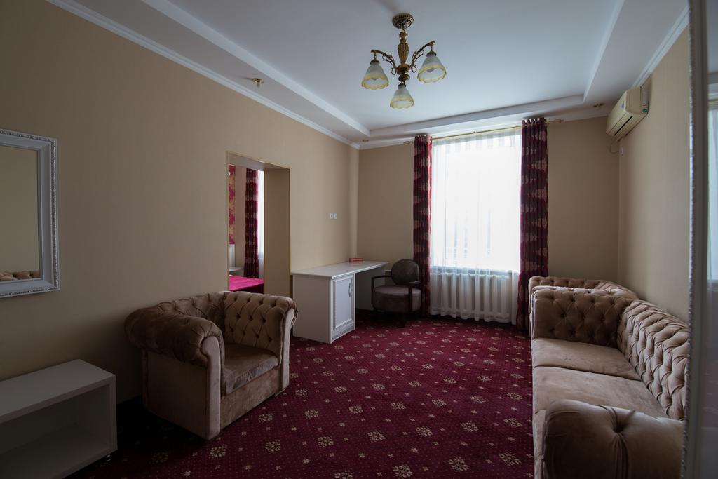 Renion Zyliha Hotel Almaty Bagian luar foto