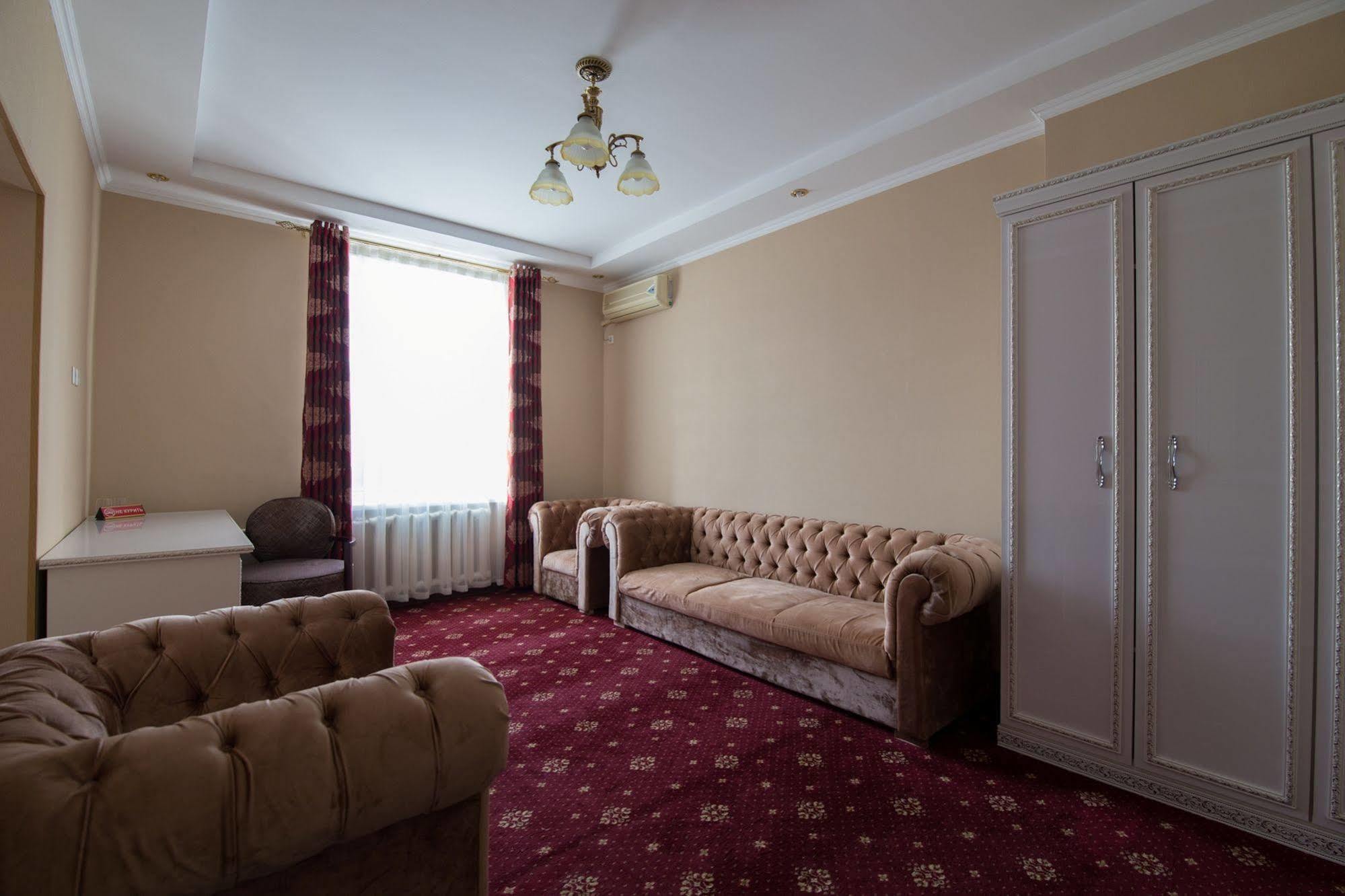 Renion Zyliha Hotel Almaty Bagian luar foto