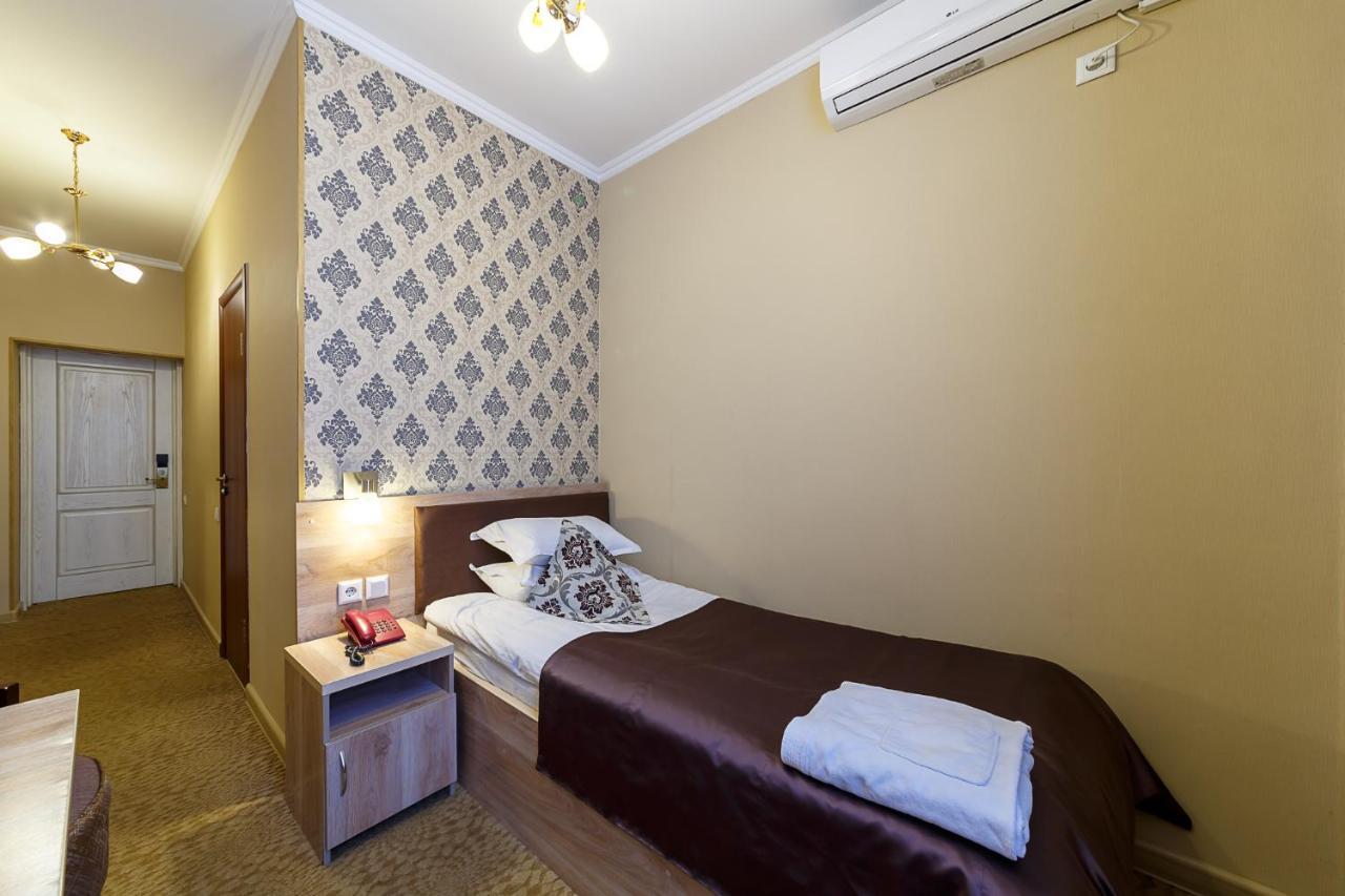 Renion Zyliha Hotel Almaty Bagian luar foto